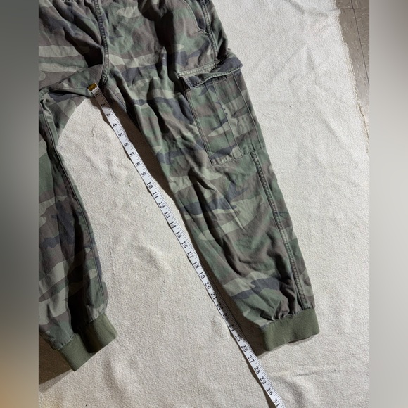 Aritzia Camouflage Cargo Jogger Style Pants - Picture 7 of 9